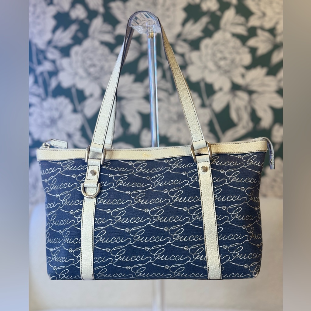 Gucci Navy And Cream Shoulder Bag